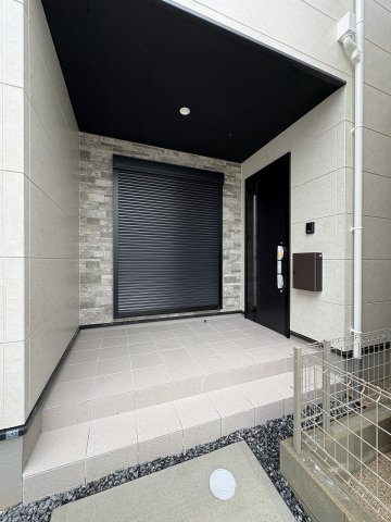 【玄関】 | 福岡市東区八田3丁目2期　1号棟（全4棟）【仲介手数料無料・0円】 | 現地写真。