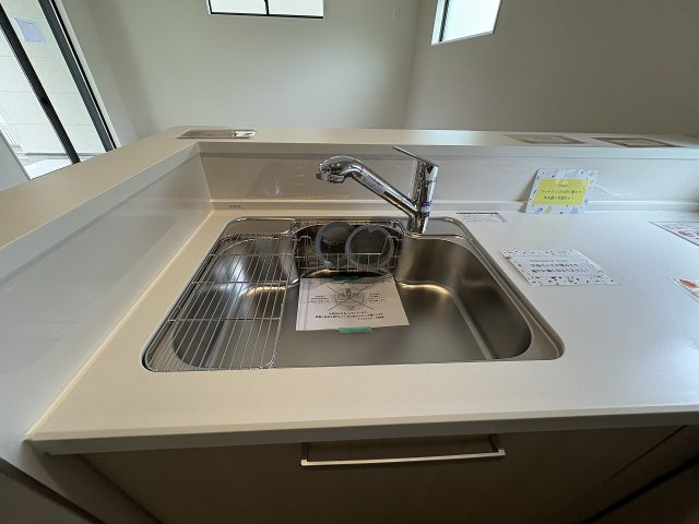 【キッチン】 | 福岡市東区八田3丁目2期　1号棟（全4棟）【仲介手数料無料・0円】 | 現地写真。
