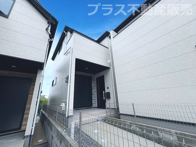 【外観】 | 福岡市東区八田3丁目2期　1号棟（全4棟）【仲介手数料無料・0円】 | 現地写真。プラス不動産販売なら、現場の全ての棟をまとめてご見学頂けます。