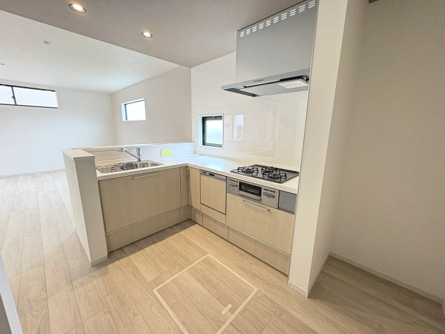 【キッチン】 | 福岡市東区八田3丁目2期　1号棟（全4棟）【仲介手数料無料・0円】 | 現地写真。