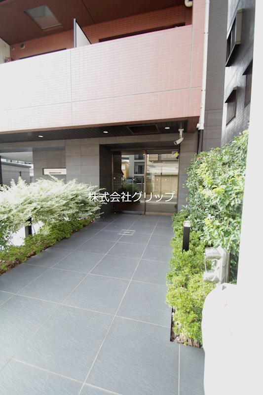 スパシエロッサ横浜吉野町のエントランス