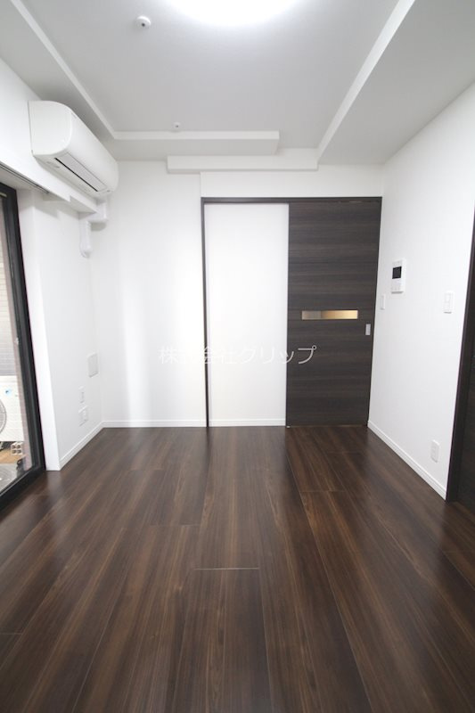 スパシエロッサ横浜吉野町の居間・リビング