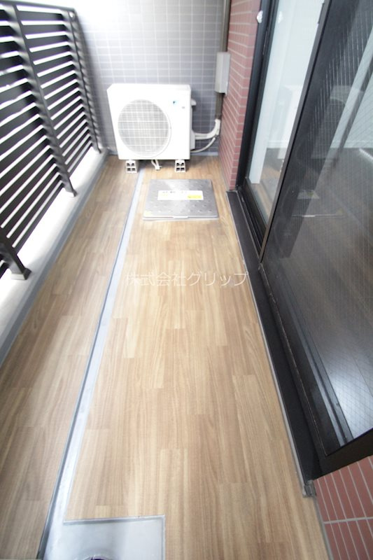 スパシエロッサ横浜吉野町のバルコニー