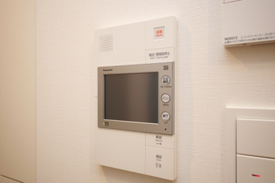 【セキュリティ】 | ザ・パークハビオ都島テラス | モニター付きインターホンです