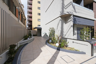 【エントランス】 | ザ・パークハビオ都島テラス | 清潔なエントランスです