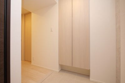 【玄関】 | ザ・パークハビオ都島テラス | ゆったりとした玄関です