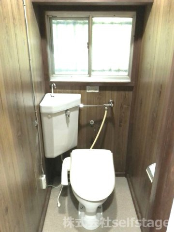 新宿区山吹町の一戸建てのトイレ