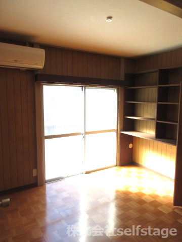 新宿区山吹町の一戸建ての洋室|２階洋室