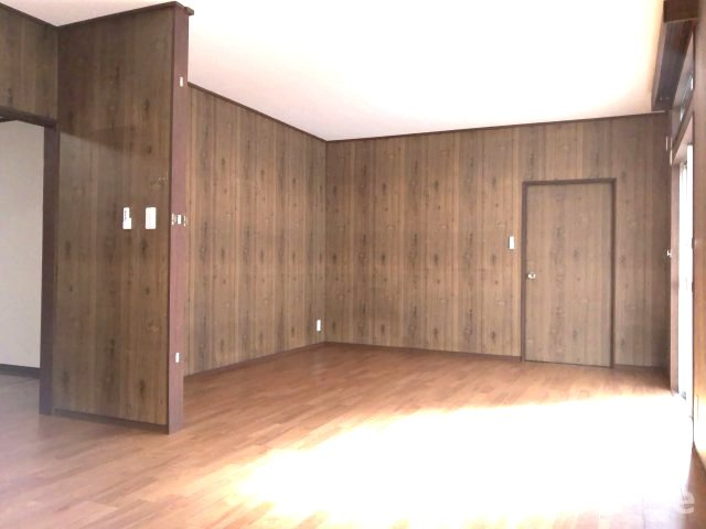 新宿区山吹町の一戸建ての居間・リビング