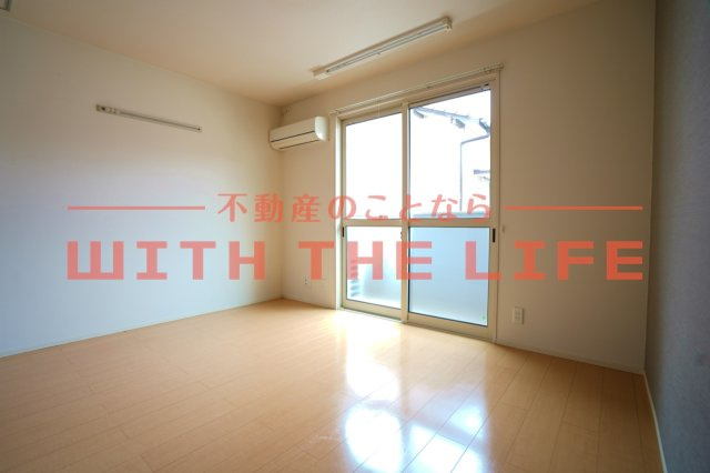 ライフエイト【キャッシュバック対象物件】の居間・リビング|ゆったりとしたリビングです