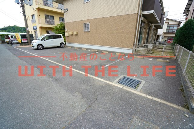 ライフエイト【キャッシュバック対象物件】の駐車場|駐車場に車を止められます