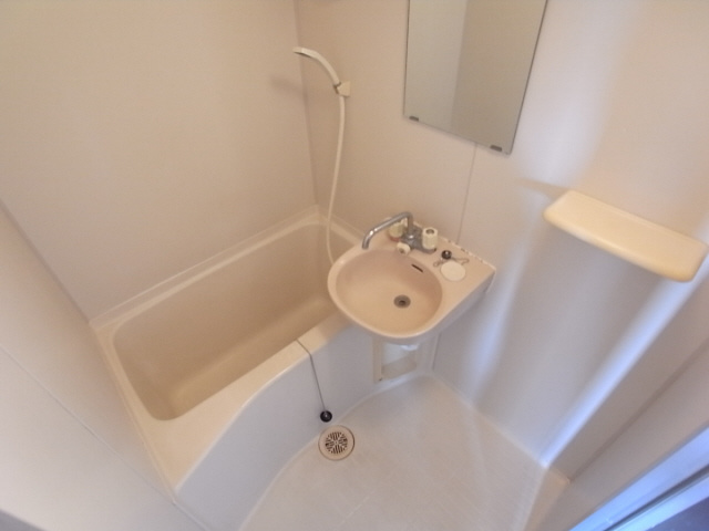 ワコーレフース本山の浴室