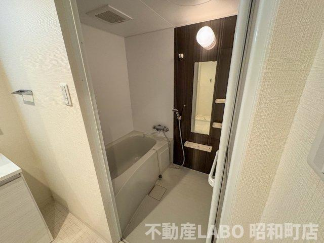 アバンサール清水丘の浴室