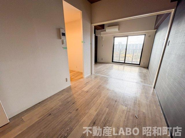 アバンサール清水丘の居間・リビング