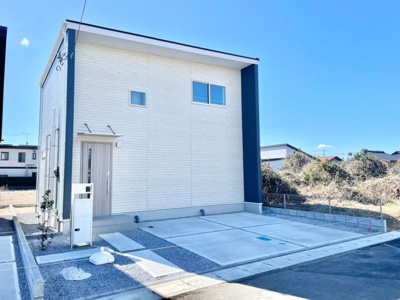 【外観】 | 潮来市日の出5丁目1号棟 | 即日案内可能です。お気軽に弊社ハウシーにお問合せ下さい！