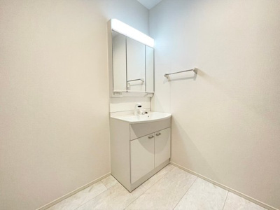 【洗面所】 | 潮来市日の出5丁目1号棟 | ご見学はお気軽に0476-37-3888までお問合せ下さい！