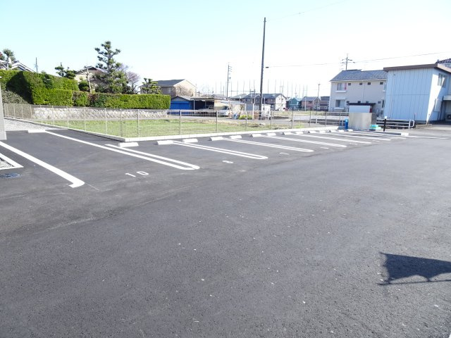 メゾンアクアの駐車場