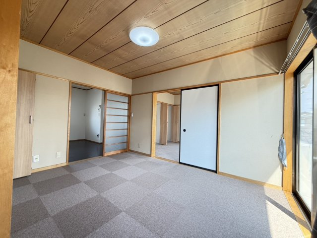 SSハイツ　郷ケ丘の洋室