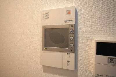 【セキュリティ】 | コンフォリア・リヴ谷町九丁目ソルテラス | モニター付きインターホンです