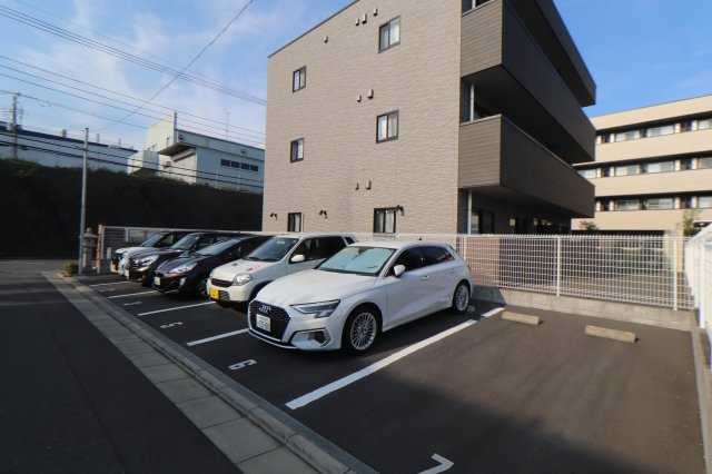 アンモード　イグサ2の駐車場