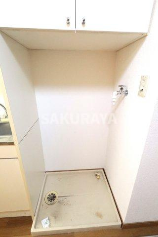 エンパレス　レオ　V22の設備|洗濯機置き場。2025年6月撮影。