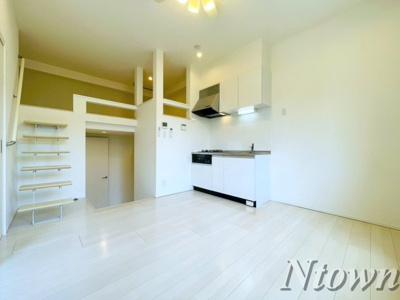 【居間・リビング】 | ブリリオ | こちらのリビングで趣味の時間をお楽しみください