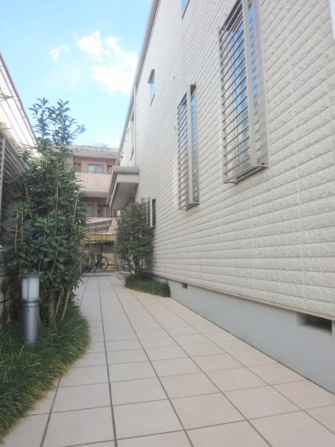 ブランシールのエントランス|★綺麗なエントランスアプローチです♪