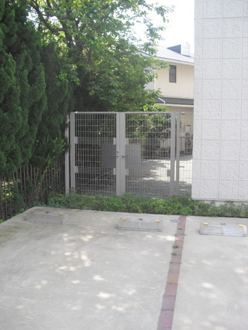 ブランメゾン妙蓮寺の駐車場