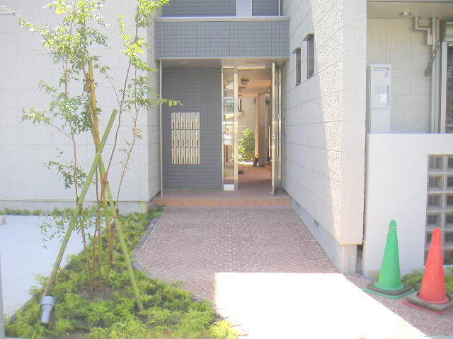 ブランメゾン妙蓮寺のロビー|安心のオートロック付　耐震耐火構造の旭化成へーベルメゾン