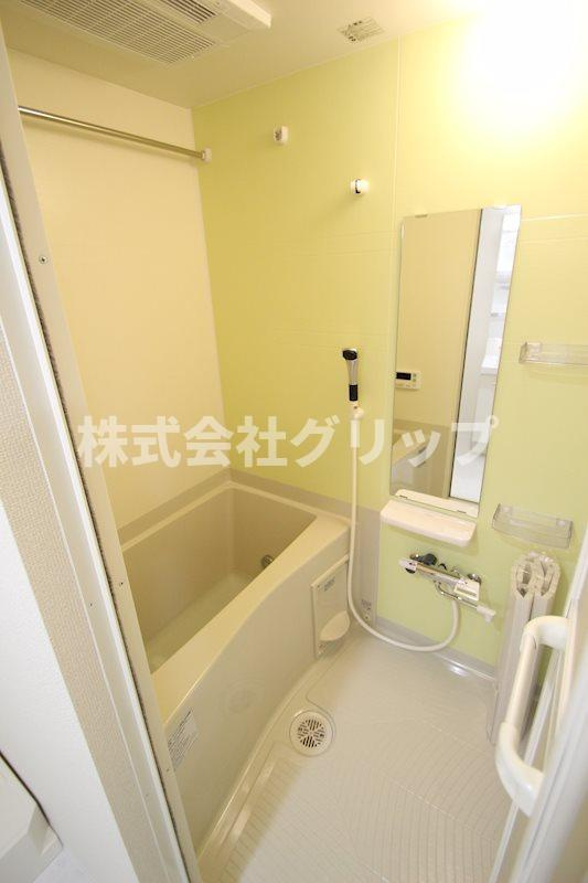 b'CASA Yokohamaの浴室