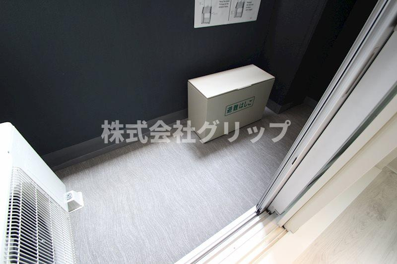 b'CASA Yokohamaのバルコニー