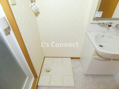 【設備】 | しゃとれ小松島 | 室内洗濯機置き場には排水パン付き。