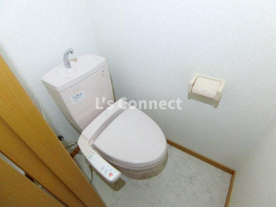 【トイレ】 | しゃとれ小松島 | 温水洗浄便座付きのトイレ。