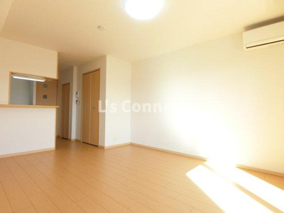 【居間・リビング】 | エヌエスハイム　Ａ | １２．６帖の１Ｒ。