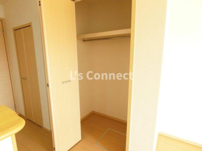 【収納】 | エヌエスハイム　Ａ | クローゼットでお荷物もすっきり収納。