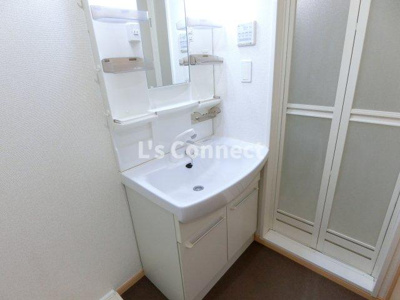 【洗面所】 | エヌエスハイム　Ａ | 朝の支度もスムーズな独立洗面台。