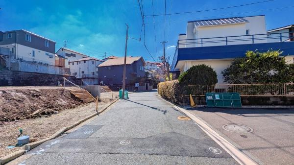 横浜市南区永田東２丁目の売地の外観|周辺は落ち着いた街並み。
是非一度、現地へお越しください。
