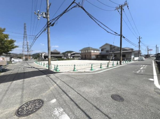 【前面道路含む現地写真】