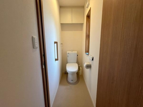 和歌山市栄谷　中古戸建のトイレ