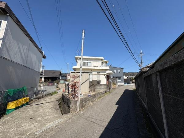 和歌山市弘西　中古戸建の前面道路含む現地写真