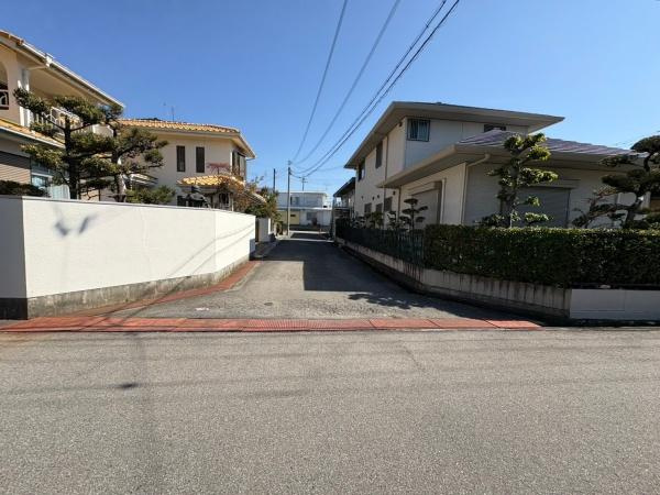 和歌山市弘西　中古戸建の前面道路含む現地写真