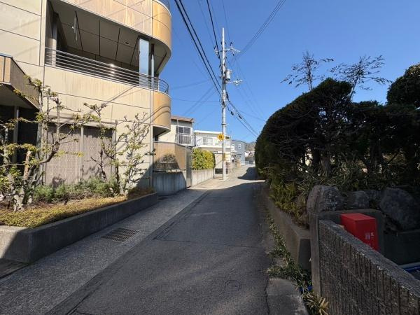 和歌山市弘西　中古戸建の前面道路含む現地写真
