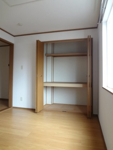 ルミエール弐番館の収納