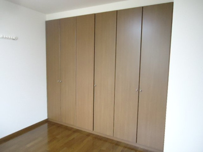 【内装】 | サン・グレイスヴィラ | 洋室クローゼット