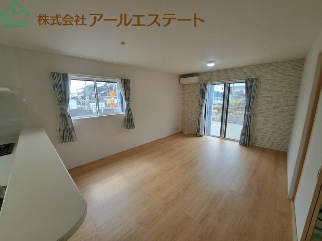 加古川市野口町野口　　中古戸建の居間・リビング|2025年3月撮影