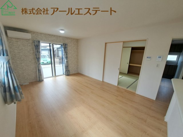 加古川市野口町野口　　中古戸建の洋室|2025年3月撮影