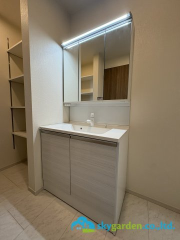 平塚市四之宮3丁目2期　新築戸建　全1棟1号棟の前面道路含む現地写真