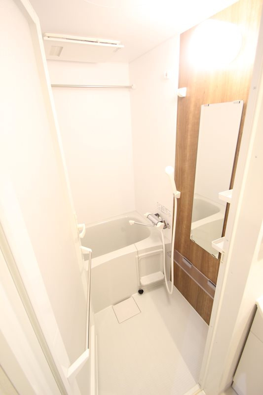 クラリッサ横浜アレッタの浴室