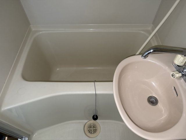 ツーバイフォー栗山の浴室