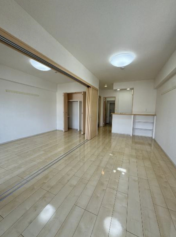 沖縄市泡瀬３丁目の賃貸マンションのロビー